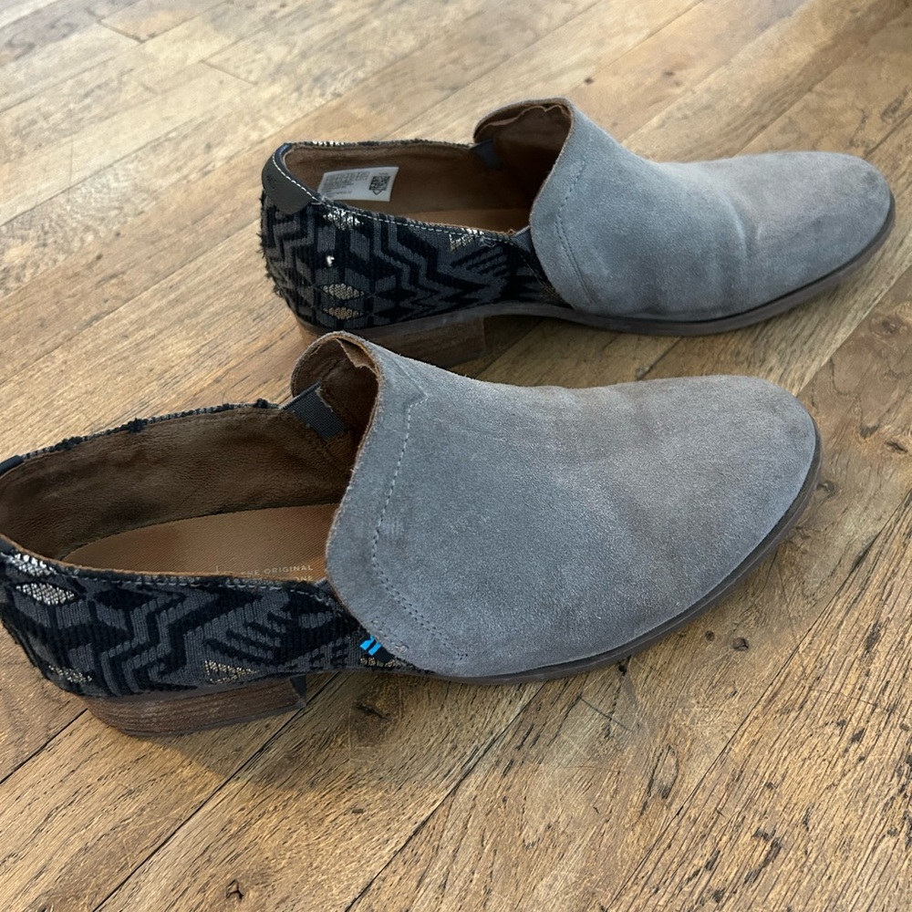 Women’s Gray Slip-On Shoes